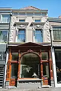Neo-renaissancistische winkel met bovenwoning[16]