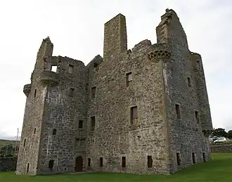 Scalloway Castle. In het midden de hoofdingang.