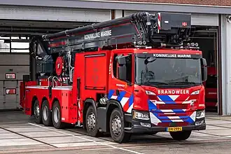 Scania hoogwerker van de Marinebrandweer