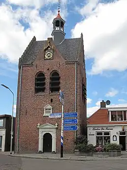 Vrijstaande kerktoren