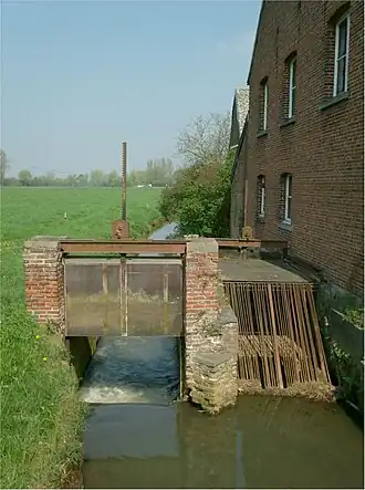 Schemelbertmolen met turbine te Liezele Puurs