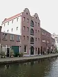 Pakhuis, gebouwd in traditionele trant