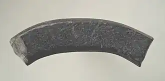 fragment van een leistenen armband, Jasenovaja Poljana, Adygea