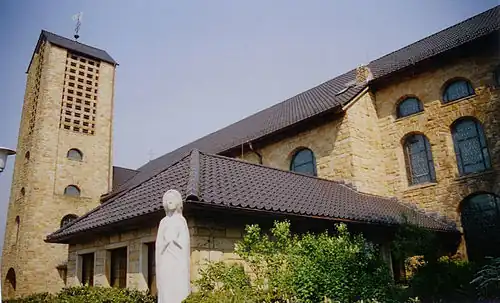Maria-Hemelvaartkerk (1954) in de westelijke wijk Schlickelde