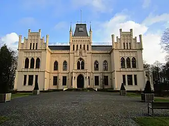 voorzijde van Kasteel Evenburg