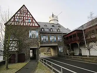 De binnenkant van de poort van af het noorden