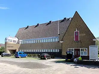 Voorzijde van de voormalige Kadeschool aan de Elisabeth Wolffstraat in Gouda anno 2011