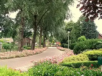 Julianalaan, gezien vanuit de Burgemeester Osselaan