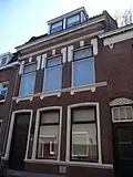 Herenhuis, voorm. zilversmidwerkplaats in traditionele baksteenarchitectuur