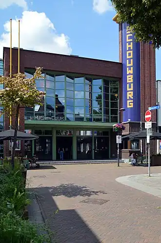 Schouwburg Cuijk: ingang van het gebouw