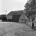 Schuur bij boerderij met gemeentelijke monument status