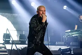 Zanger H.P. Baxxter tijdens een optreden in München, 2016