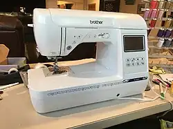 Computergestuurde naaimachine