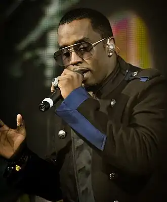Sean Combs tijdens een optreden in 2010