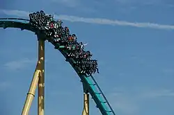 Eerste afdaling van de achtbaan