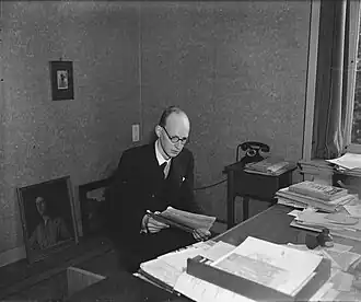 Barents als secretaris van de Nederlandsche Volksbeweging in 1945