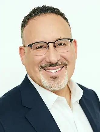 Miguel Cardona, februari 2021