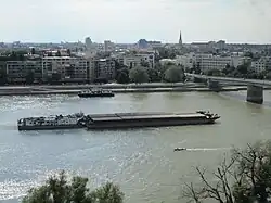 Zicht op Novi Sad vanuit het fort