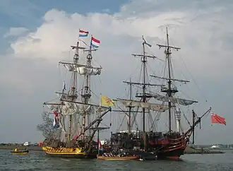 Opnamen in het Markermeer bij Lelystad met de Shtandart (links) en de Batavia (rechts)
