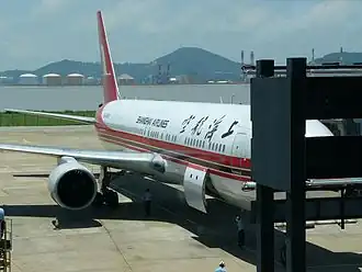 Een Boeing 767-300 van Shanghai Airlines