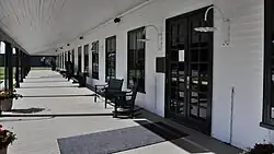 De veranda van Sheridan Inn