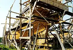 ook de achterzijde, daar is een steiger nodig.