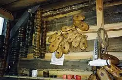 De reserveblokken in vele maten en vormen, de schijven en grommers, alles gereed