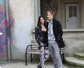 Sila Şahin samen met de Duitse acteur Jörn Schlönvoigt, oktober 2010