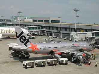 Een Airbus A320 op haar thuisbasis in Singapore.