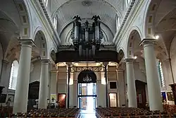 Achterzijde met orgel