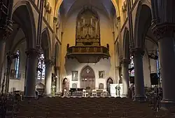 Achterzijde en kerkorgel