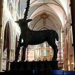 Lam Gods in de entree van de kerk