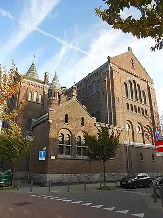 Typische toren (“Peperbus”)