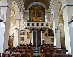 Kerkorgel en apostelbalk