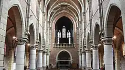 Achterzijde en kerkorgel