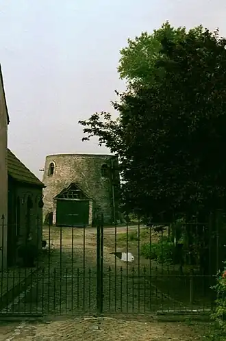 Het restant van de Baeyensmolen in 2003