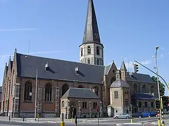 R40 (Einde Were) langs de Sint-Martinuskerk