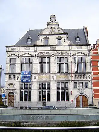 De gevel van het Postgebouw