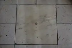 Plaats vooraan in het priesterkoor waar de ingewanden van Margaretha van Oostenrijk worden bewaard