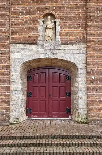 Sint Lambertuskerk Maren-Kessel entree en beeld