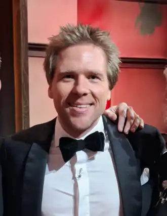 Sjoerd van Ramshorst als presentator van Met het Mes op Tafel (2024)