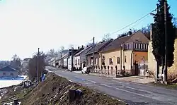 Heuvelachtige weg in Slatina
