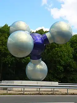 Slochter Gasmolecule (2009) van Marc Ruygrok middenberm A7