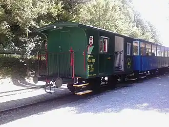 Rijtuigen van de smalspoorlijn.