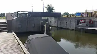 Sluis 124 met daarop brug 2050