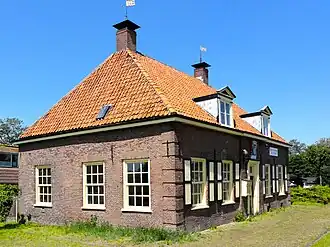 Het Sluishuis bij de Arkersluis anno 2012