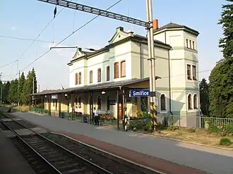 Spoorzijde van het spoorweghalte Smiřice