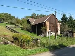 Boerderij in het dorp (2014)