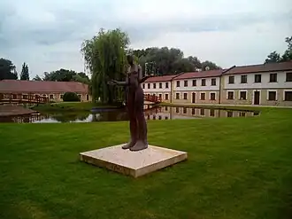 Standbeeld bij hotel Lions