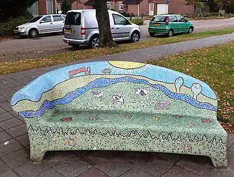 Social sofa aan de Pastoor Roesweg